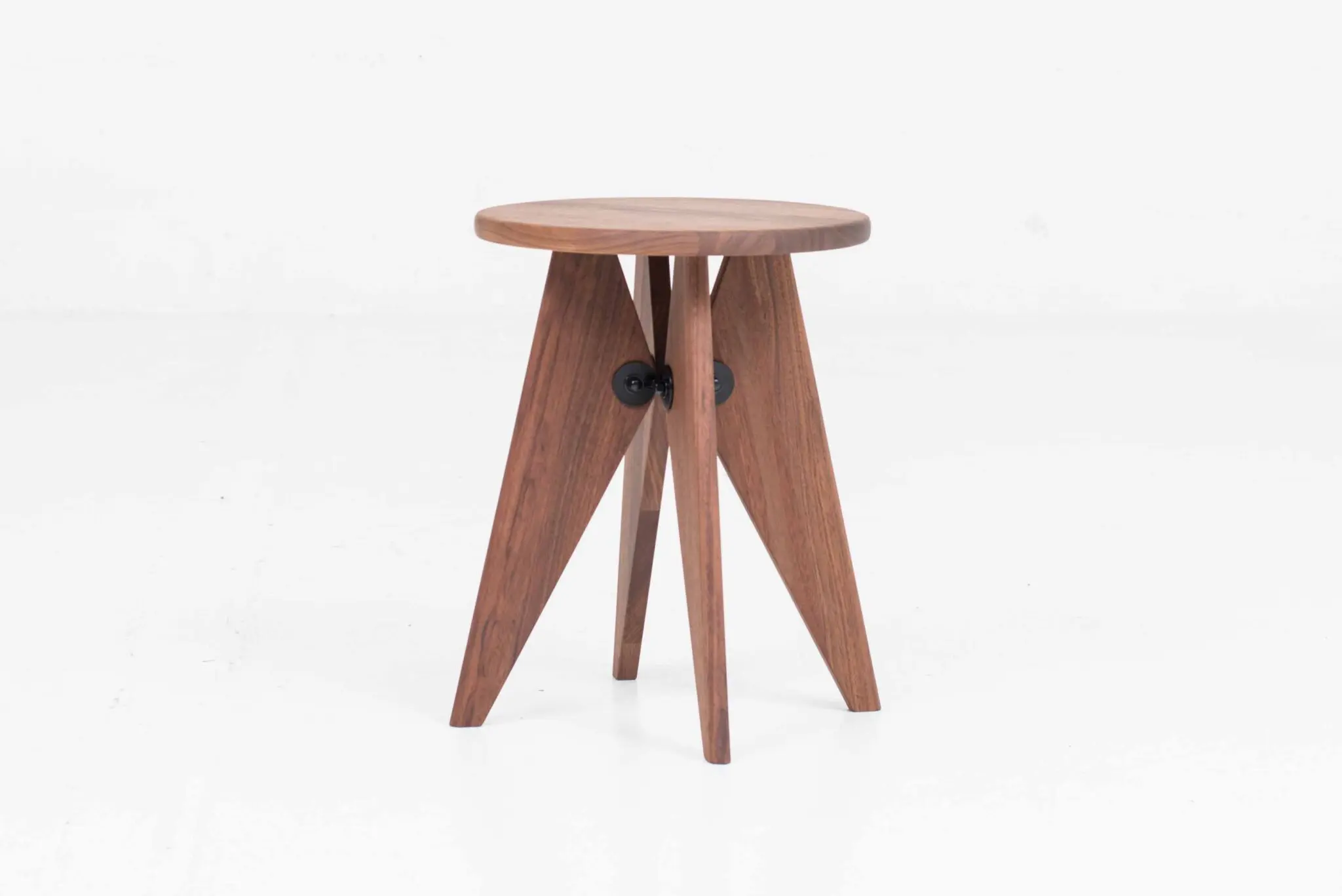 Vitra Tabouret Bois Hocker von Jean Prouvé in Nussbaum